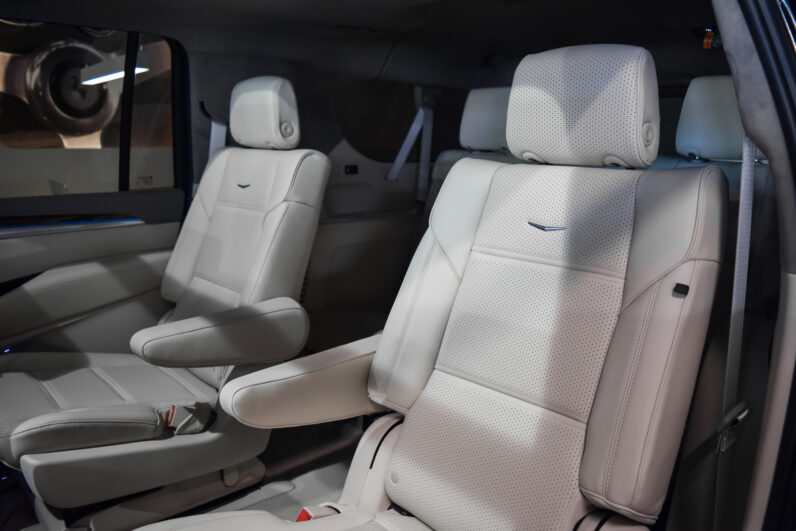 Cadillac Escalade 6.2 V8 Platinum Sport ESV lleno