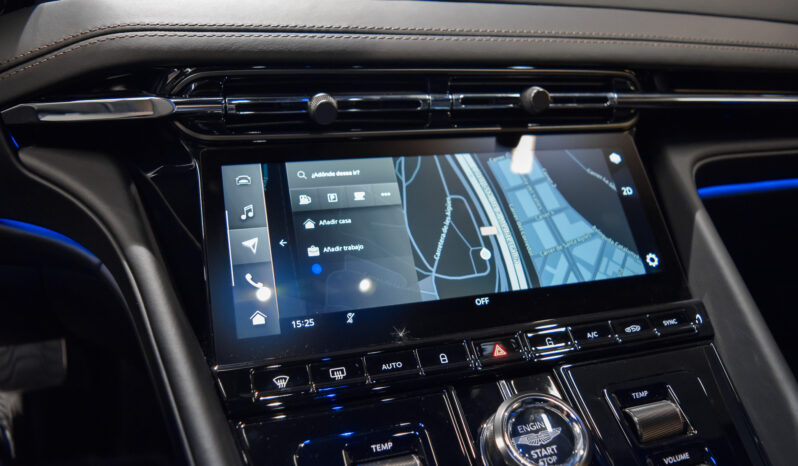 Aston Martin DB12 lleno