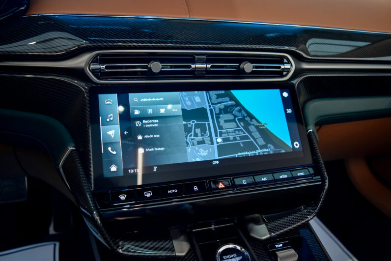 Aston Martin Vanquish Volante lleno