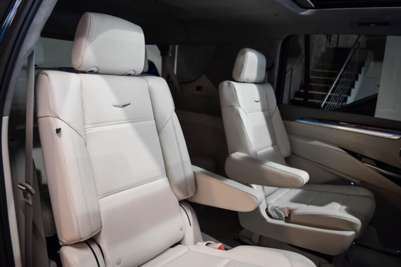 Cadillac Escalade 6.2 V8 Platinum Sport ESV lleno