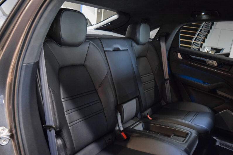 Porsche Cayenne Coupé Turbo E-Hybrid GT lleno