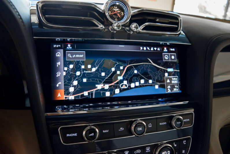 Bentley Bentayga Atelier Edition lleno