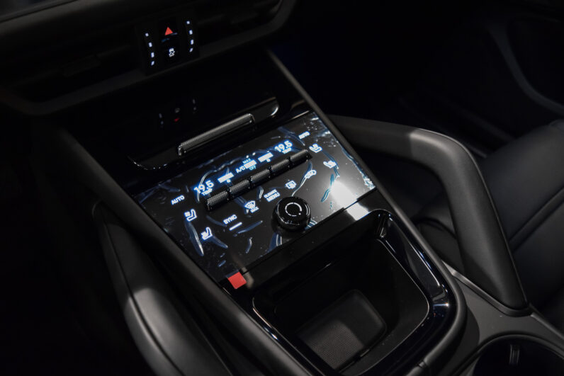 Porsche Cayenne Coupé E-Hybrid Black Edition lleno