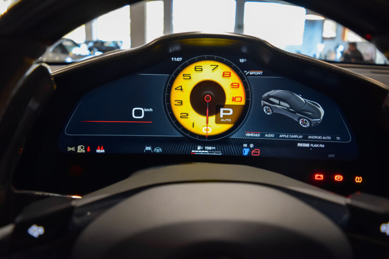 Ferrari Purosangue lleno