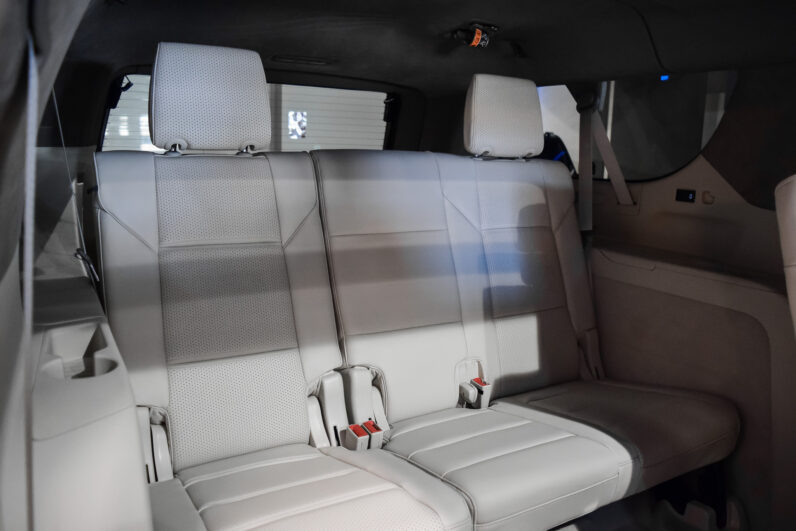 Cadillac Escalade 6.2 V8 Platinum Sport ESV lleno
