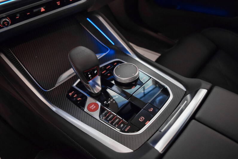 BMW XM 50e lleno