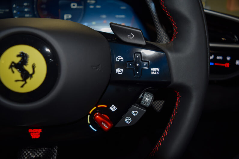 Ferrari 296 GTS lleno
