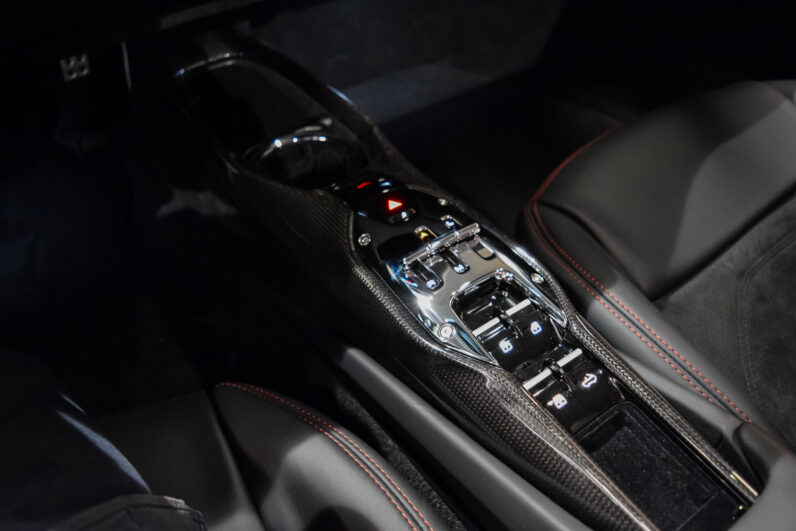 Ferrari 296 GTS lleno