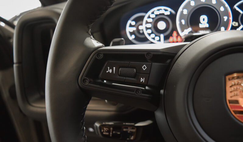 Porsche Cayenne Coupé E-Hybrid Black Edition lleno