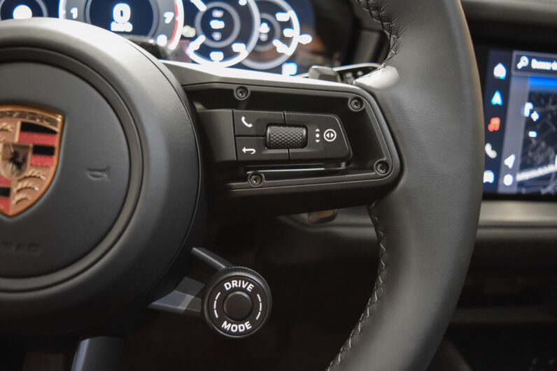 Porsche Cayenne Coupé E-Hybrid Black Edition lleno