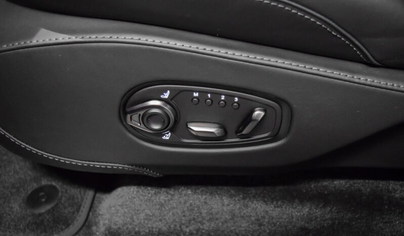 Aston Martin DBX 707 lleno