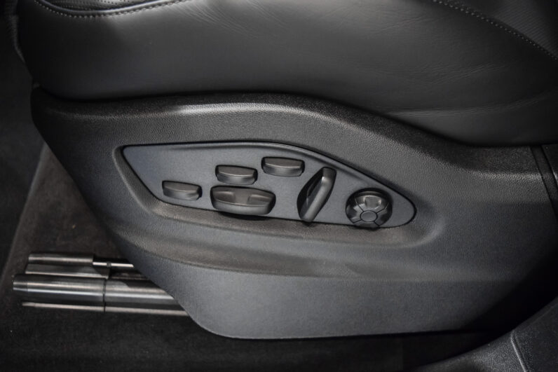 Porsche Cayenne Coupé E-Hybrid Black Edition lleno