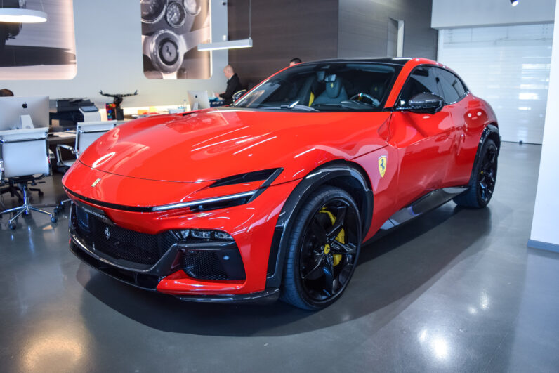 Ferrari Purosangue lleno