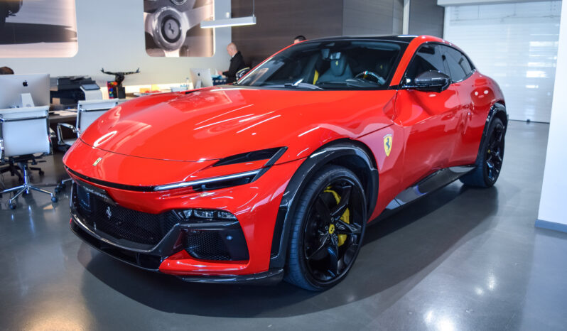 Ferrari Purosangue lleno