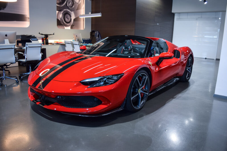 Ferrari 296 GTS lleno