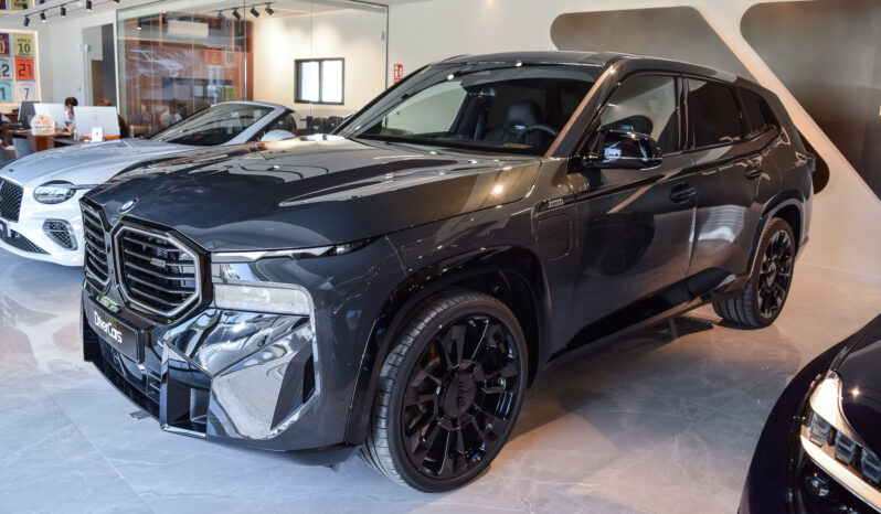 BMW XM 50e lleno