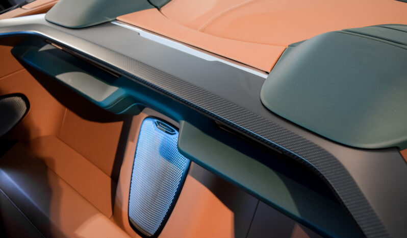 Aston Martin Vanquish Volante lleno