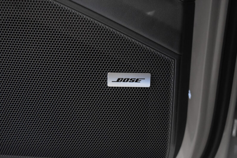 Porsche Cayenne Coupé E-Hybrid Black Edition lleno