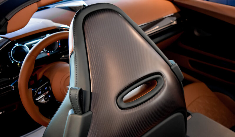 Aston Martin Vanquish Volante lleno
