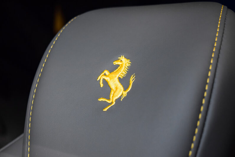 Ferrari Purosangue lleno