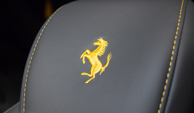 Ferrari Purosangue lleno