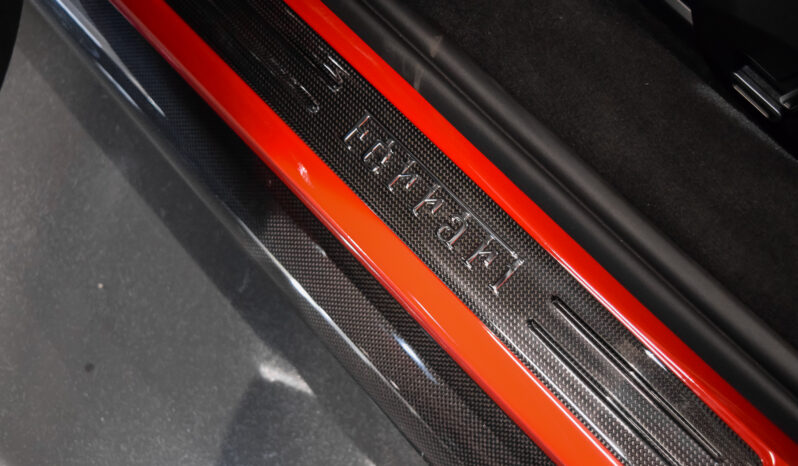 Ferrari 296 GTS lleno