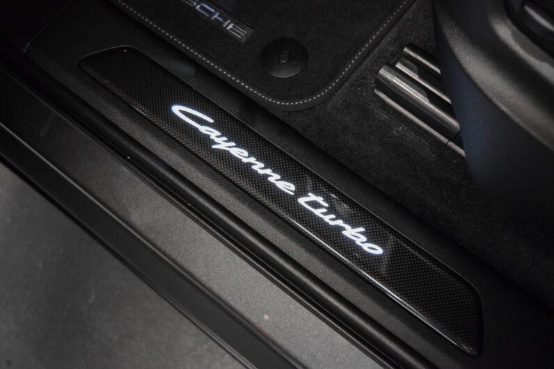 Porsche Cayenne Coupé Turbo E-Hybrid GT lleno