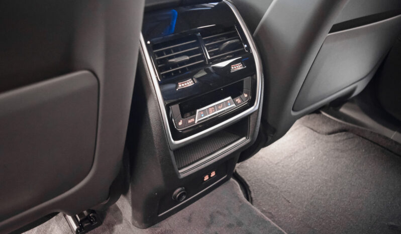 BMW XM 50e lleno