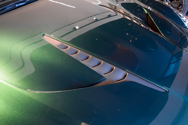 Aston Martin Vanquish Volante lleno