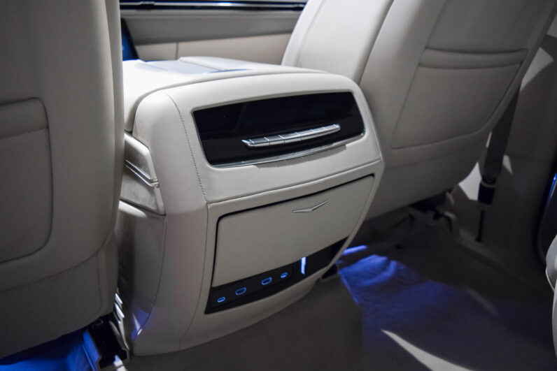 Cadillac Escalade 6.2 V8 Platinum Sport ESV lleno