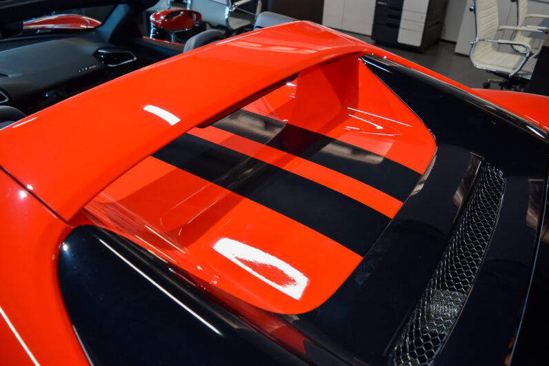 Ferrari 296 GTS lleno