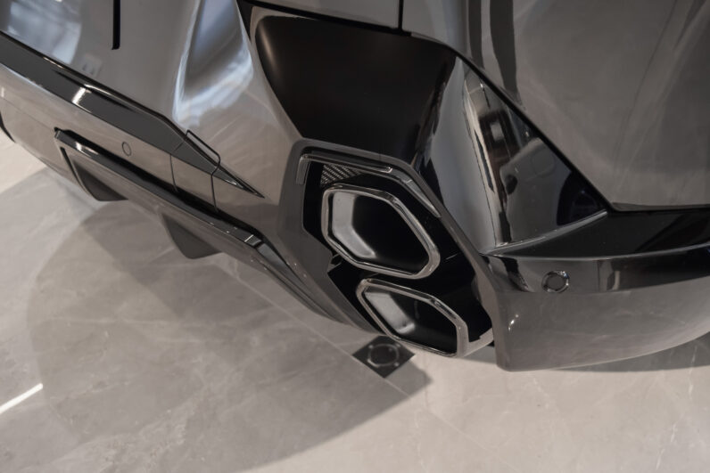 BMW XM 50e lleno