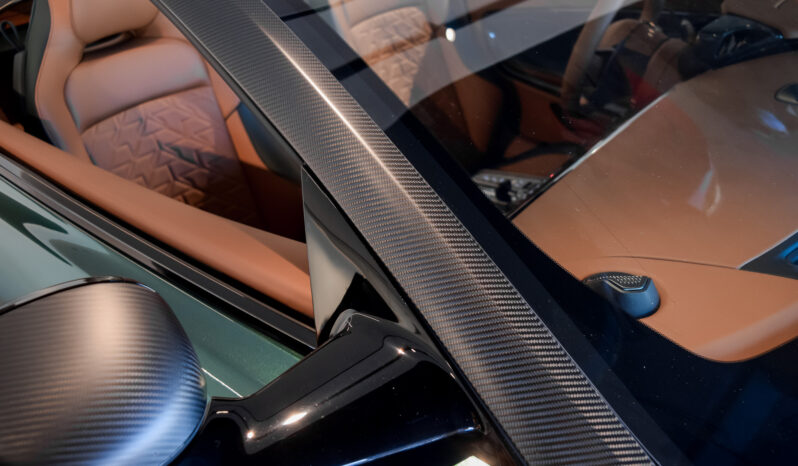 Aston Martin Vanquish Volante lleno
