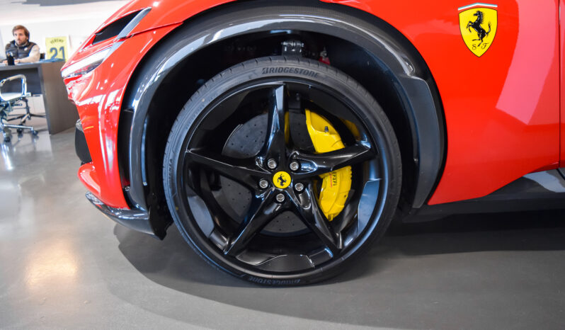 Ferrari Purosangue lleno