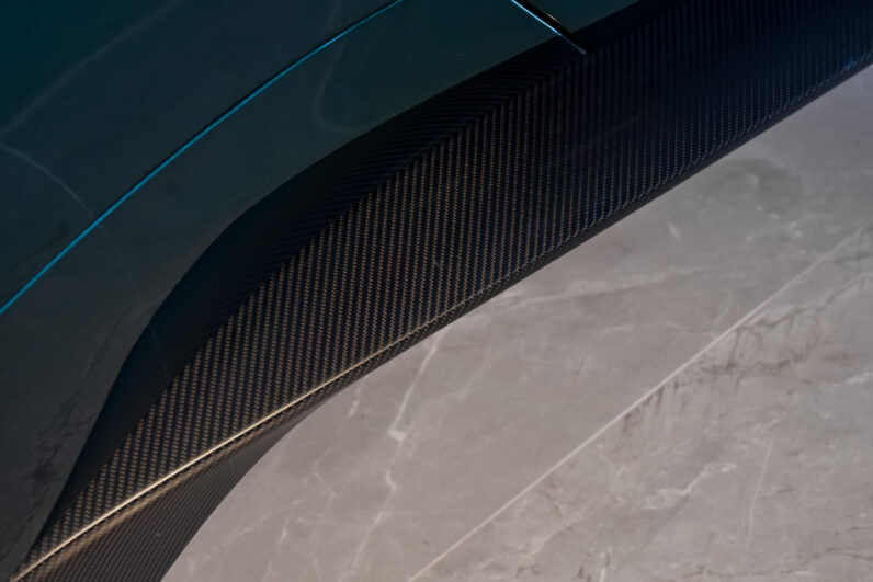Aston Martin Vanquish Volante lleno
