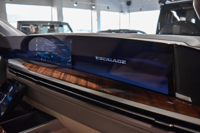 Cadillac Escalade 6.2 V8 Platinum Sport ESV lleno