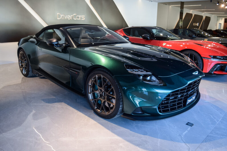 Aston Martin Vanquish Volante lleno