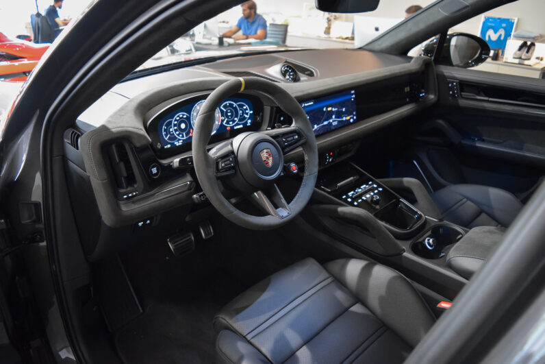Porsche Cayenne Coupé Turbo E-Hybrid GT lleno