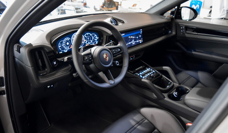 Porsche Cayenne Coupé E-Hybrid Black Edition lleno
