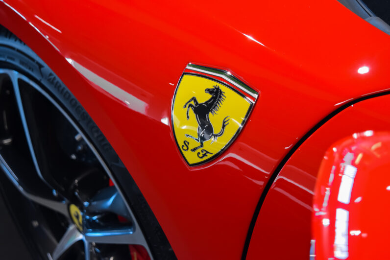 Ferrari 296 GTS lleno