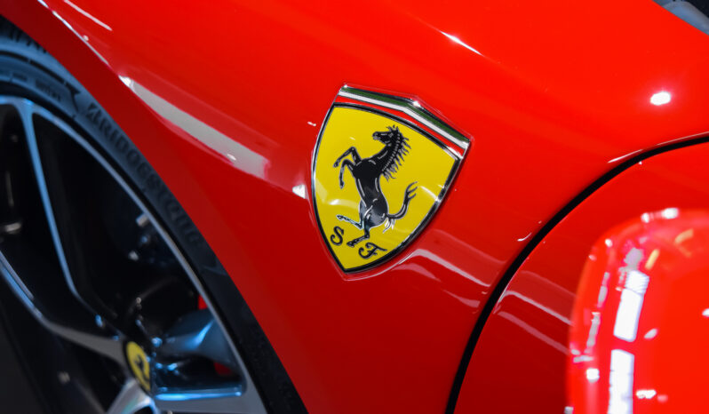 Ferrari 296 GTS lleno