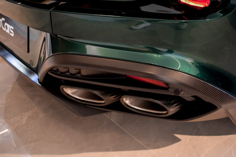 Aston Martin Vanquish Volante lleno