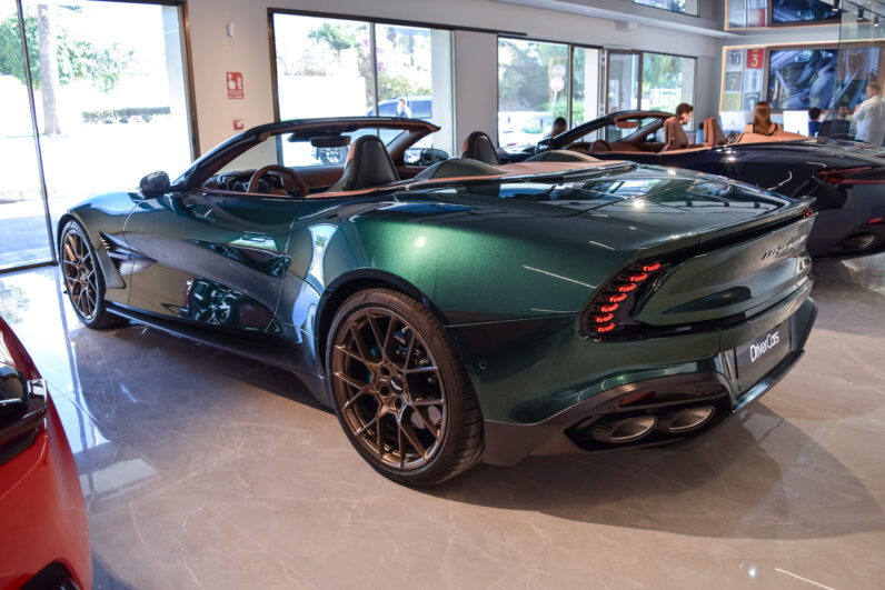 Aston Martin Vanquish Volante lleno