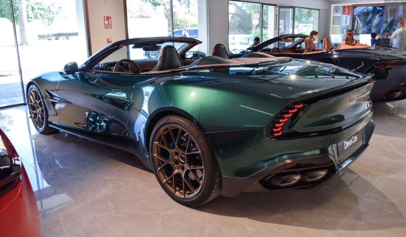 Aston Martin Vanquish Volante lleno