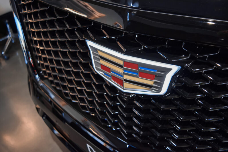 Cadillac Escalade 6.2 V8 Platinum Sport ESV lleno