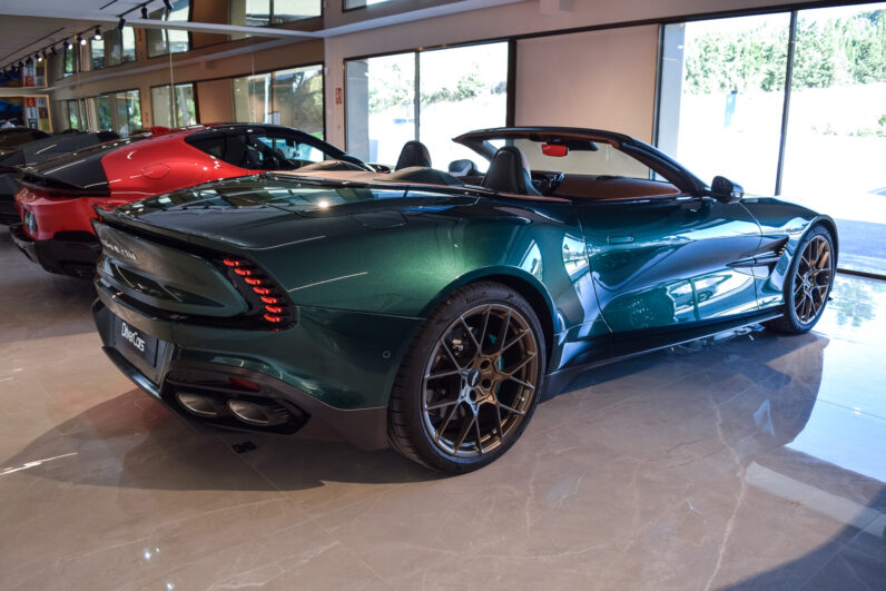 Aston Martin Vanquish Volante lleno