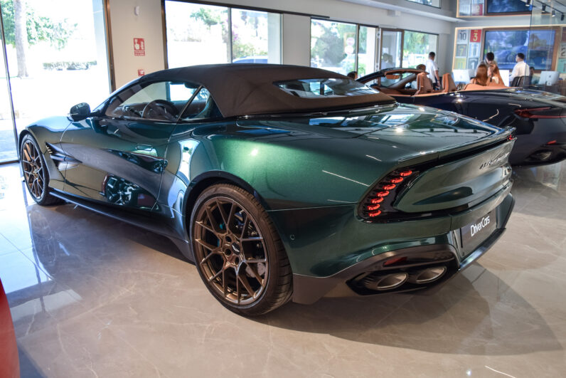 Aston Martin Vanquish Volante lleno