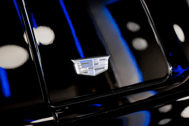 Cadillac Escalade 6.2 V8 Platinum Sport ESV lleno