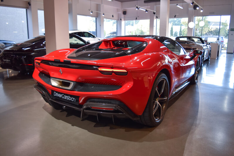 Ferrari 296 GTS lleno