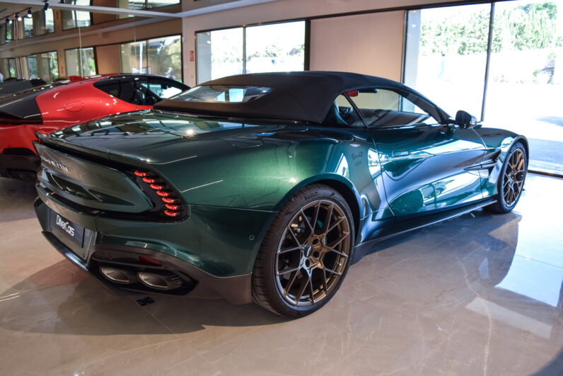 Aston Martin Vanquish Volante lleno